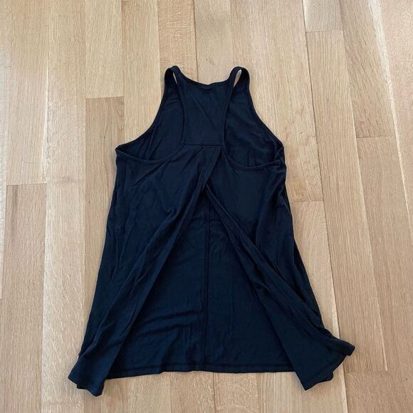 Open back black shirt - Picture 6 of 6